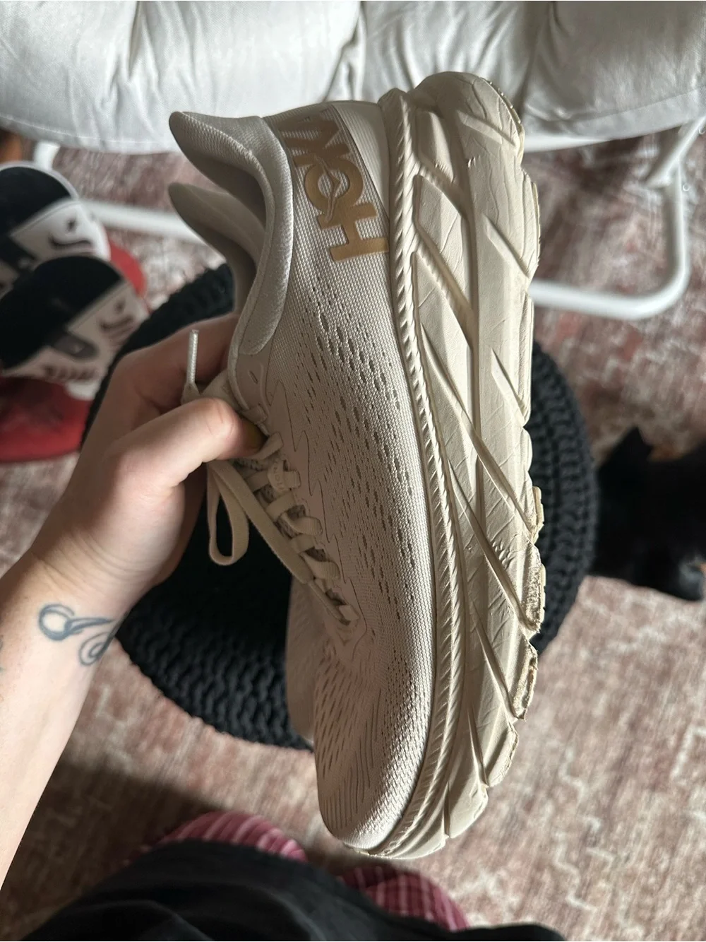 Hoka One One Clifton Cream/Beige gold series men’s 8.5 women’s 10-10.5 eu 42